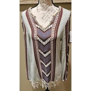 BKE Gimmicks Boho Beaded Shirt Mint Green Crochet Hem Long Sleeve Sz M